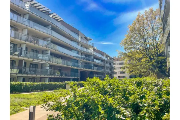mazowieckie, Warszawa, Praga-Południe, Liwiecka, Nowoczesne z garażem, patio, zielona okolica