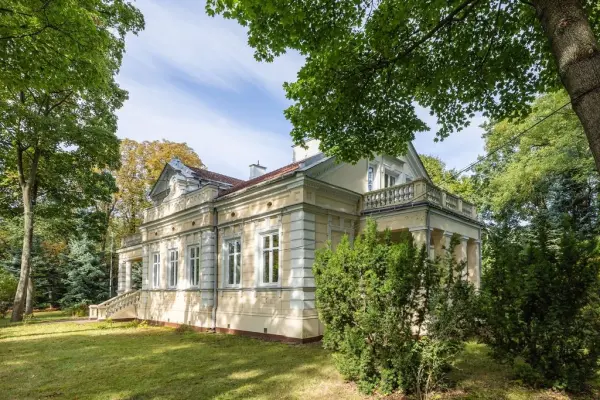 mazowieckie, powiat grodziski, Milanówek, Willa "Leontynówka"z 1910r w sercu Milanówka